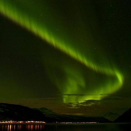 Fjellkysten Hotel Tennevoll Buitenkant foto