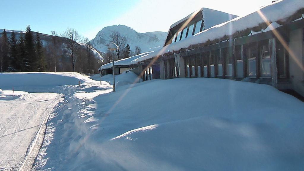 Fjellkysten Hotel Tennevoll Buitenkant foto