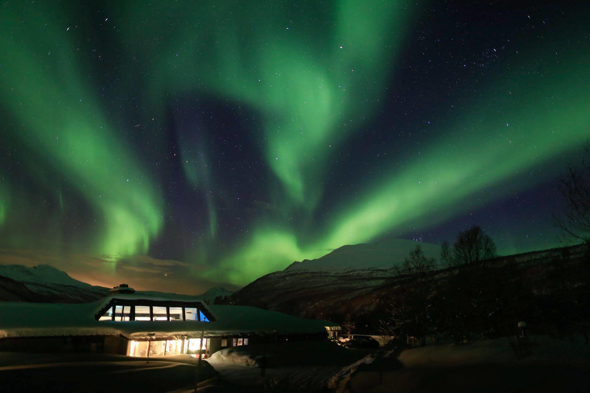 Fjellkysten Hotel Tennevoll Buitenkant foto