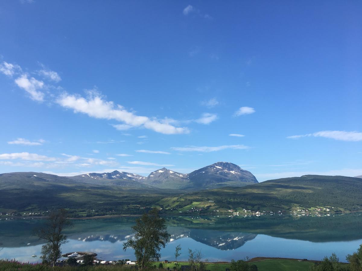 Fjellkysten Hotel Tennevoll Buitenkant foto