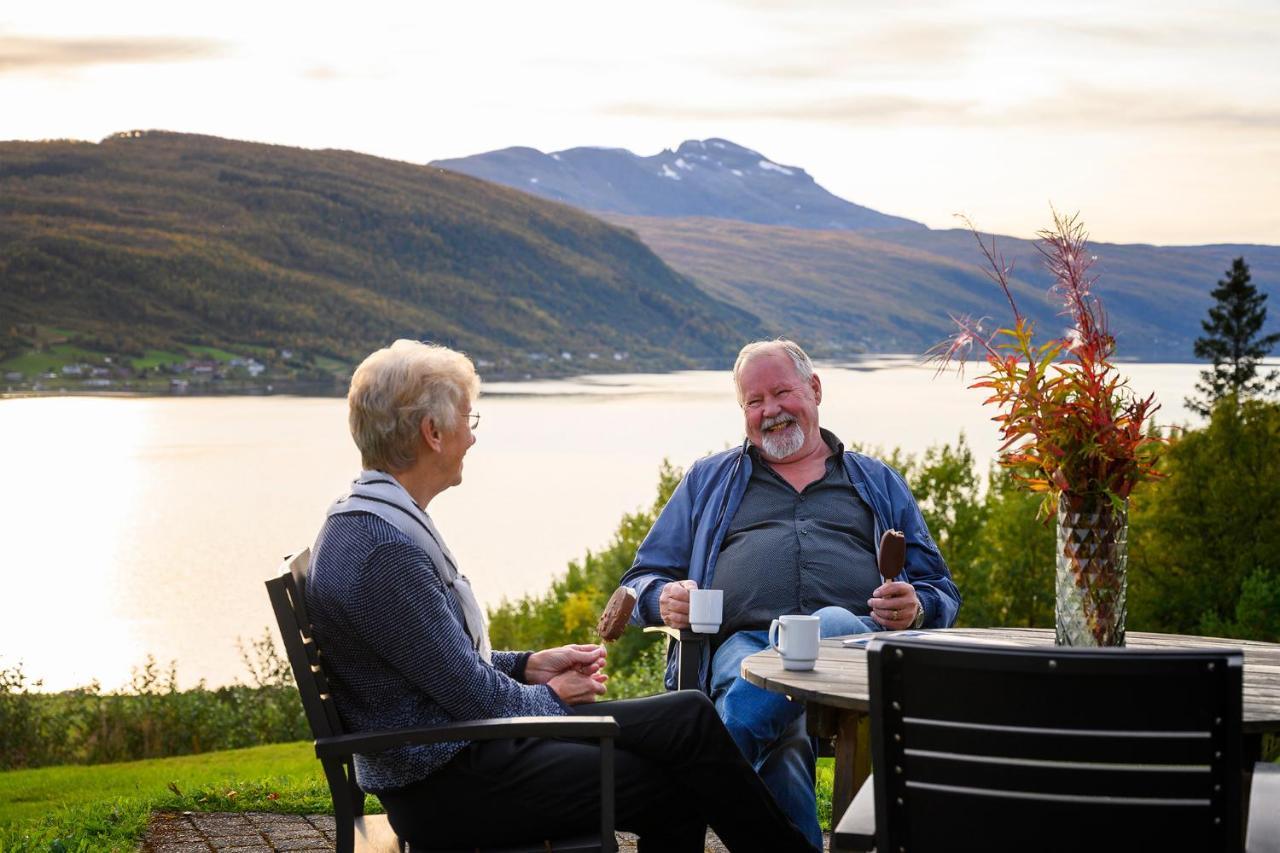 Fjellkysten Hotel Tennevoll Buitenkant foto