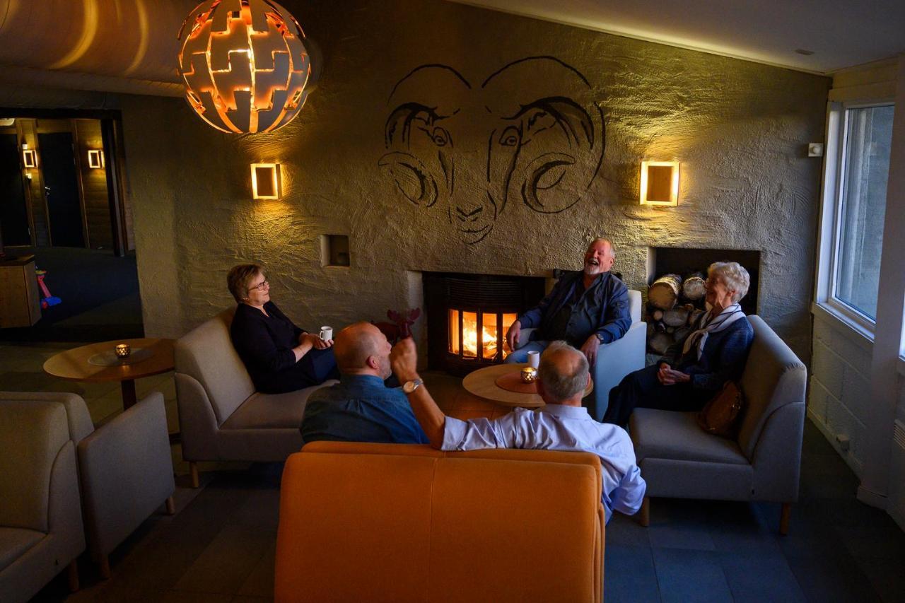 Fjellkysten Hotel Tennevoll Buitenkant foto